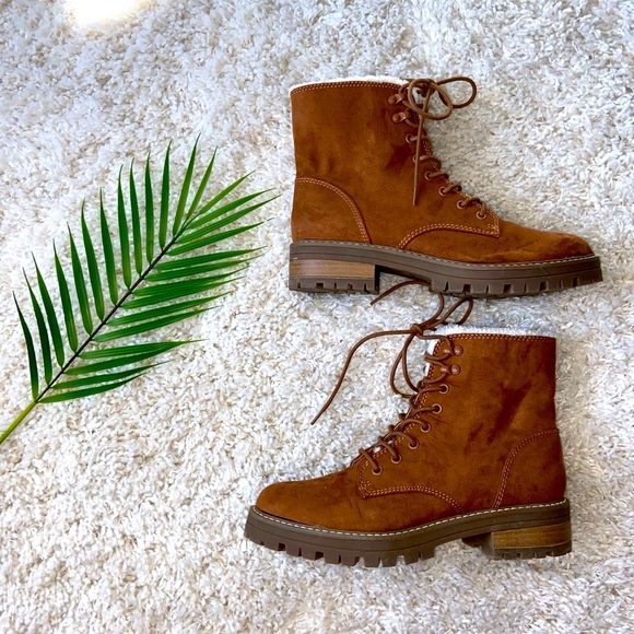 Universal Thread Shoes - Universal thread boots